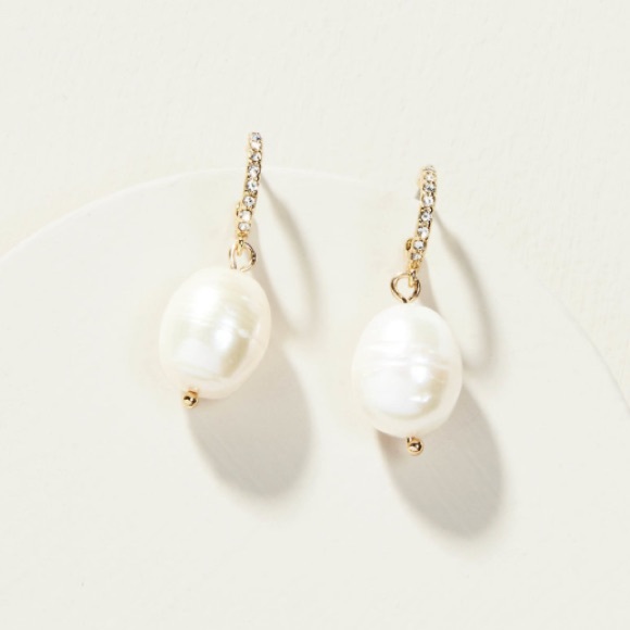 Stella & Dot | Modern Bohemian Gold & Pavé Pearl Drop Huggie Earrings - Picture 1 of 4